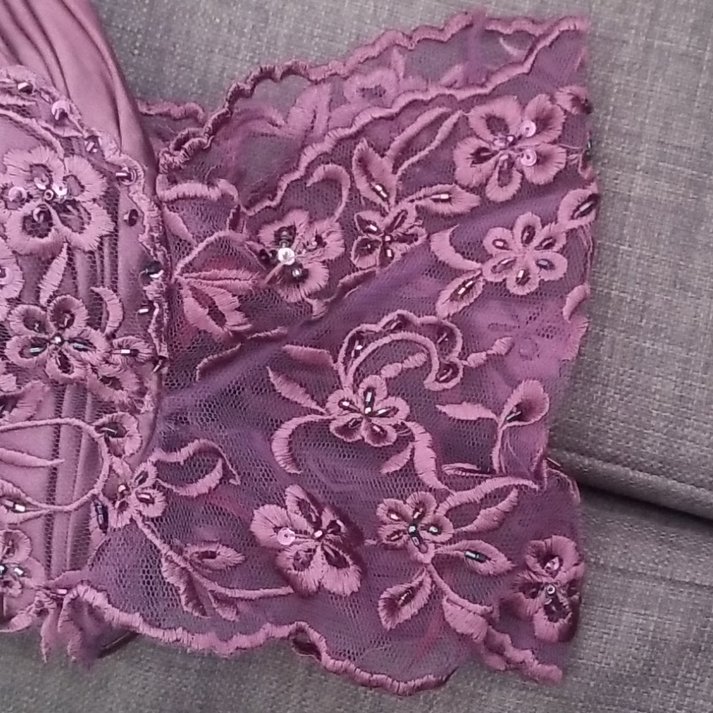 dresses - Picture 5 of 6